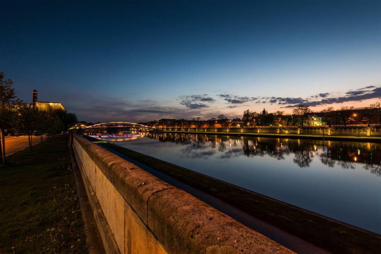 Home Far From Home Krakow Bagian luar foto