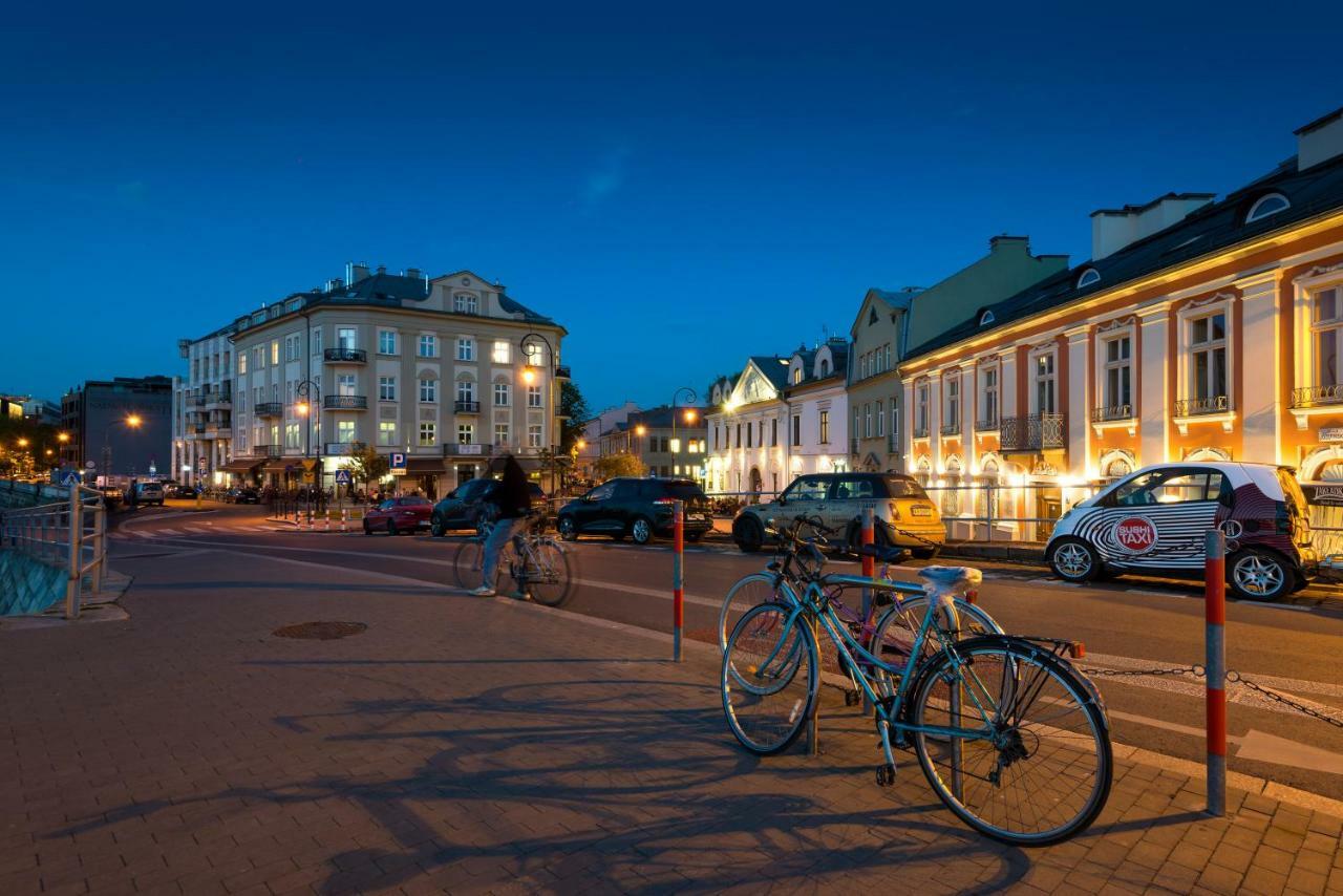 Home Far From Home Krakow Bagian luar foto