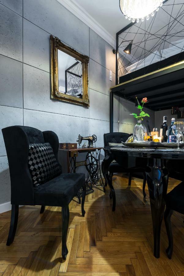 Home Far From Home Krakow Bagian luar foto