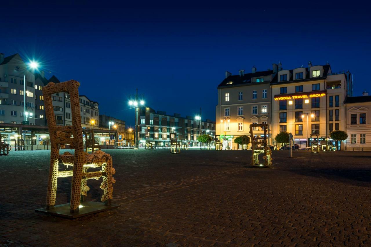Home Far From Home Krakow Bagian luar foto