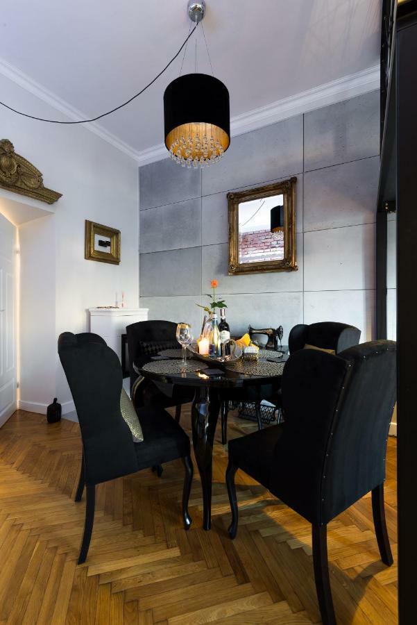 Home Far From Home Krakow Bagian luar foto