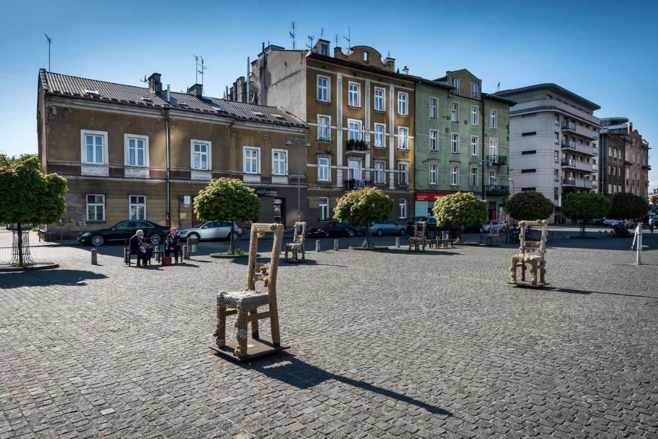 Home Far From Home Krakow Bagian luar foto